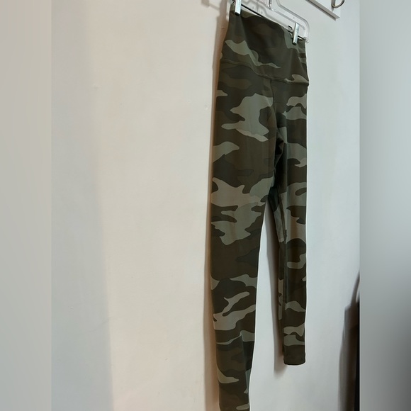 PINK CAMO ULTIMATE LEGGING - Picture 4 of 6